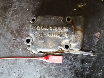 Крышка кулисы кпп MB A9452681934