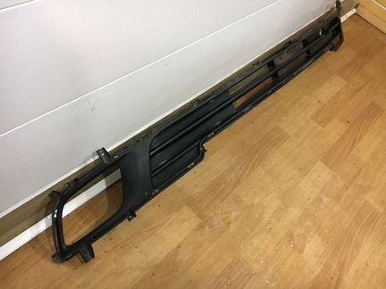 Решетка переднего бампера Hyundai Grand Starex