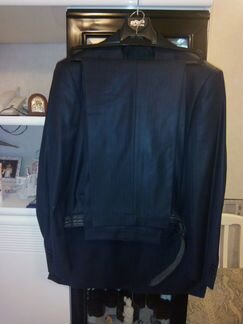 Продаю костюм Romano Botta