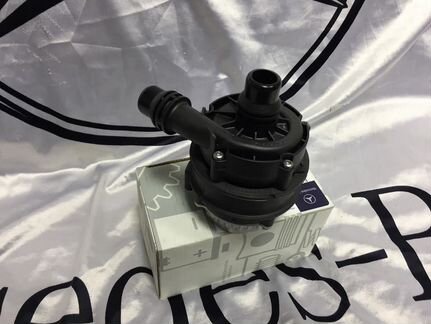 Насос охлаждающей жидкости Мерседес новый оригинал