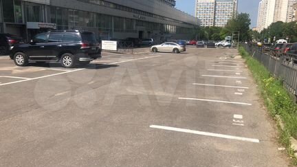 Машиноместо, > 30 м²