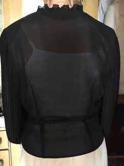 Блузка черная