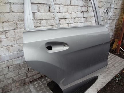 Дверь задняя правая x166 GLS