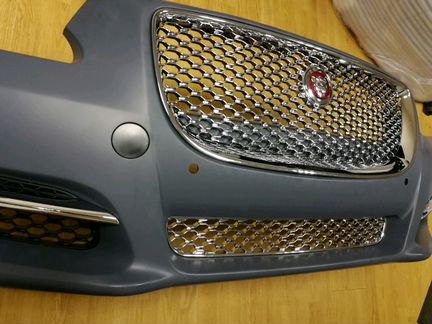 Jaguar XJ Бампер передний в сборе рестайлинг