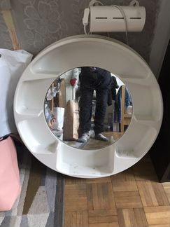 Зеркало с полочками