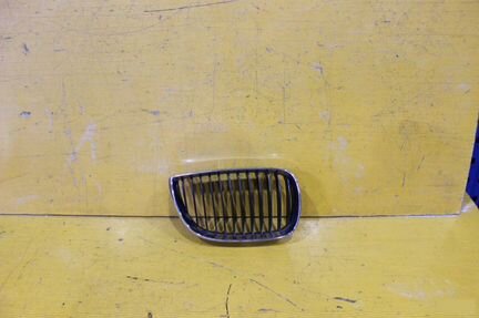 Решетка радиатора левая Bmw