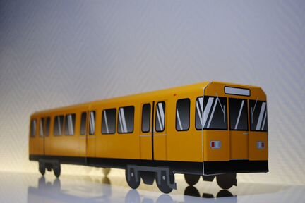 Molotow Mini Subway Berlin. Картонный вагон метро