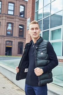 Жилетка Moncler
