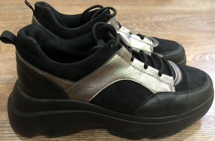 Женские кроссовки на высокой платформе