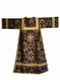 Облачение - стихарь, поручи