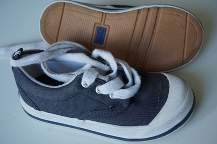 Продаю кеды р. 23