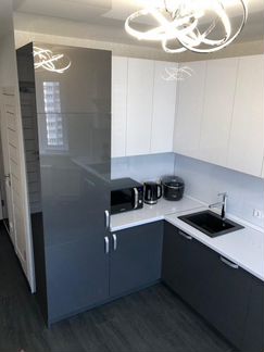 Кухня угловая новая. Итальянский глянец пластик