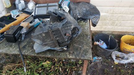 Корпус воздушного фильтра на Audi A4 B7 оригинал