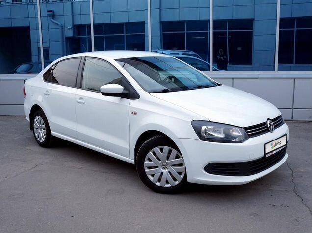 Polo челябинск. Volkswagen Polo sedan 2011. Volkswagen поло 2011. Белая Volkswagen Polo 2011. Фольксваген Polo 2011.