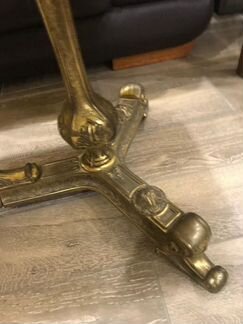 Стол из оникса и бронзы