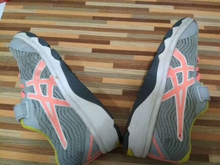 Кроссовки asics