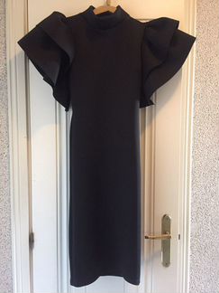 Чёрное вечернее платье