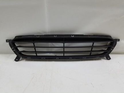 Решетка бампера Hyundai Solaris 1