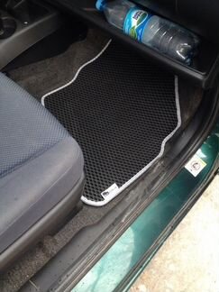 Новые коврики в салон Honda Jazz