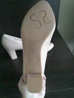 Туфли новые лаковые 38 размер