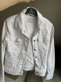 Белая джинсовая куртка Levi’s S