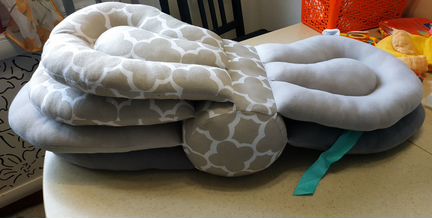 Подушка для кормления грудью 