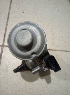 Моторчик стеклоочистителя передний правый Ford