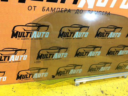 Стекло двери правое Mercedes Slk R170