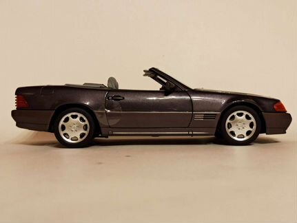 Mercedes 500 SL W129 R129 Bornit 1:18 Norev