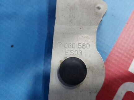 BMW 1er E87 04-07 Петля капота правая