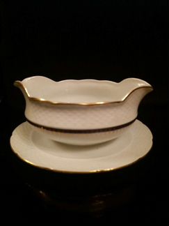 Молочник и соусник за два