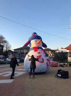 Снеговик надувной с подсветкой. Новогодний декор