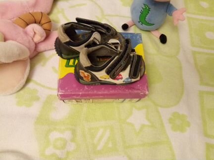 Детская обувь на мальчика в отличном состоянии