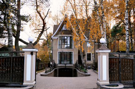 Дом 452 м² на участке 7 сот.