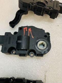 410475520 сервопривод заслонки печки Мерседес W164