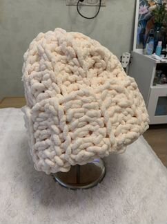 Теплая зимняя шапка