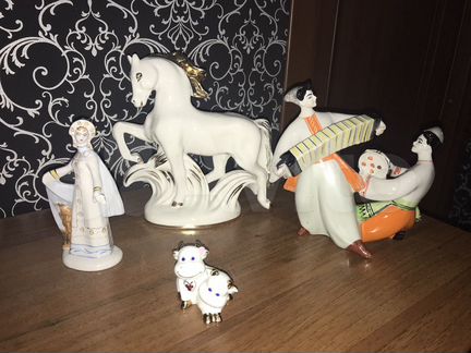 Фарфоровые статуэтки