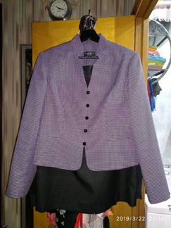 Костюм с юбкой