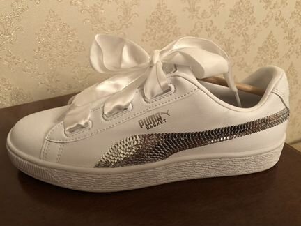 Кроссовки женские