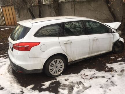 Ford Focus 1.6 МТ, 2017, битый, 50 000 км