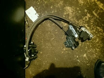 Замок крышки багажника Mercedes W204 W212