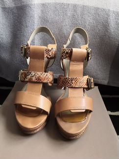 Босоножки Econika