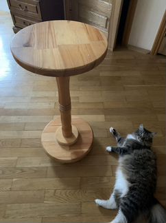 Деревянный столик