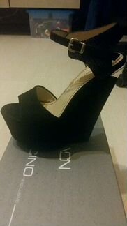 Босоножки на танкетке